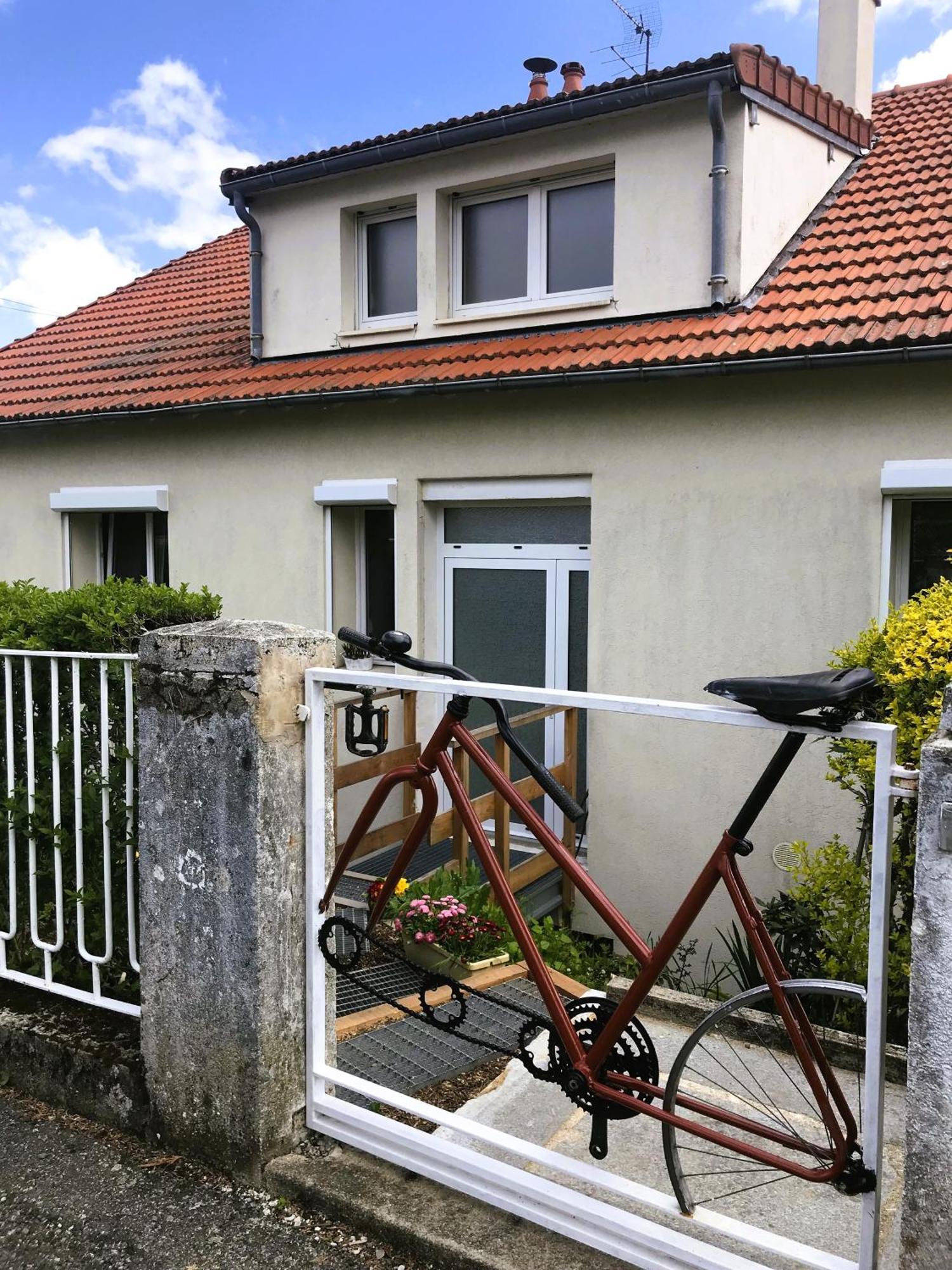 La Pause Velo Gite D'Etape Guéret Екстериор снимка